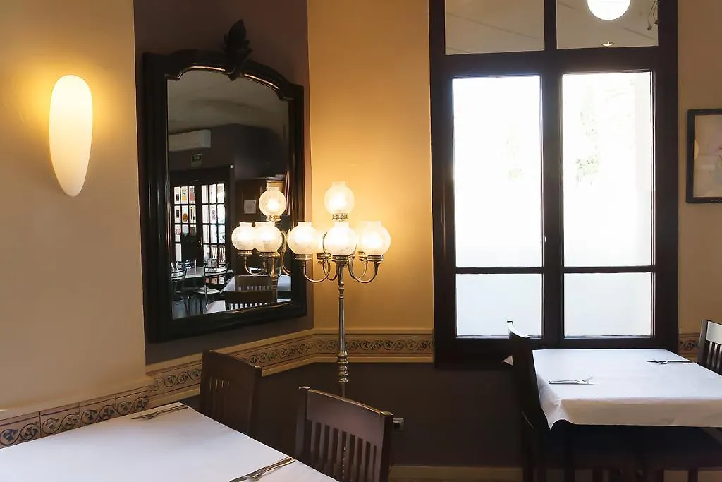 Fonda Montserrat Guest House Cambrils