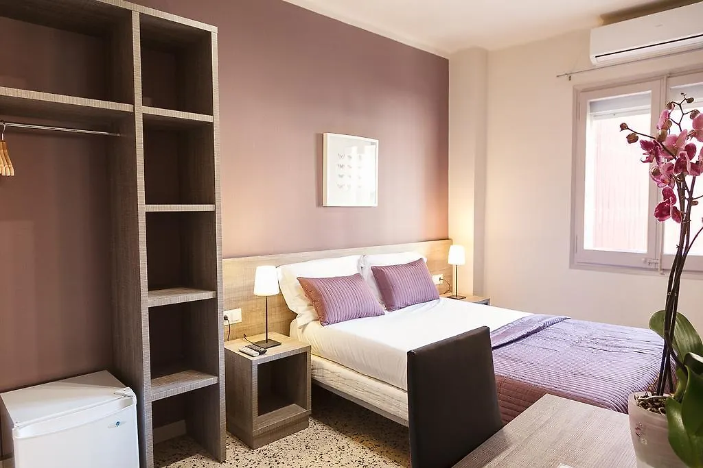 Fonda Montserrat Guest House Cambrils
