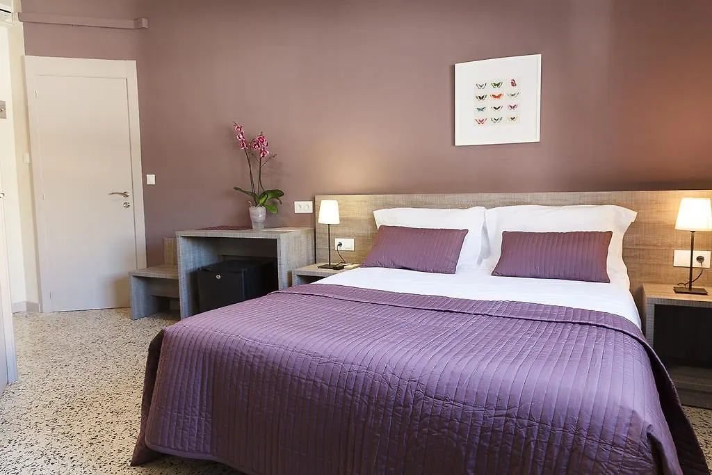 Fonda Montserrat Guest House Cambrils