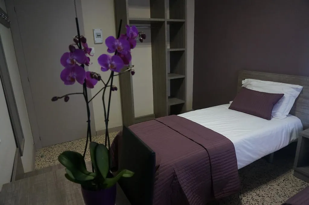 Fonda Montserrat Guest House Cambrils