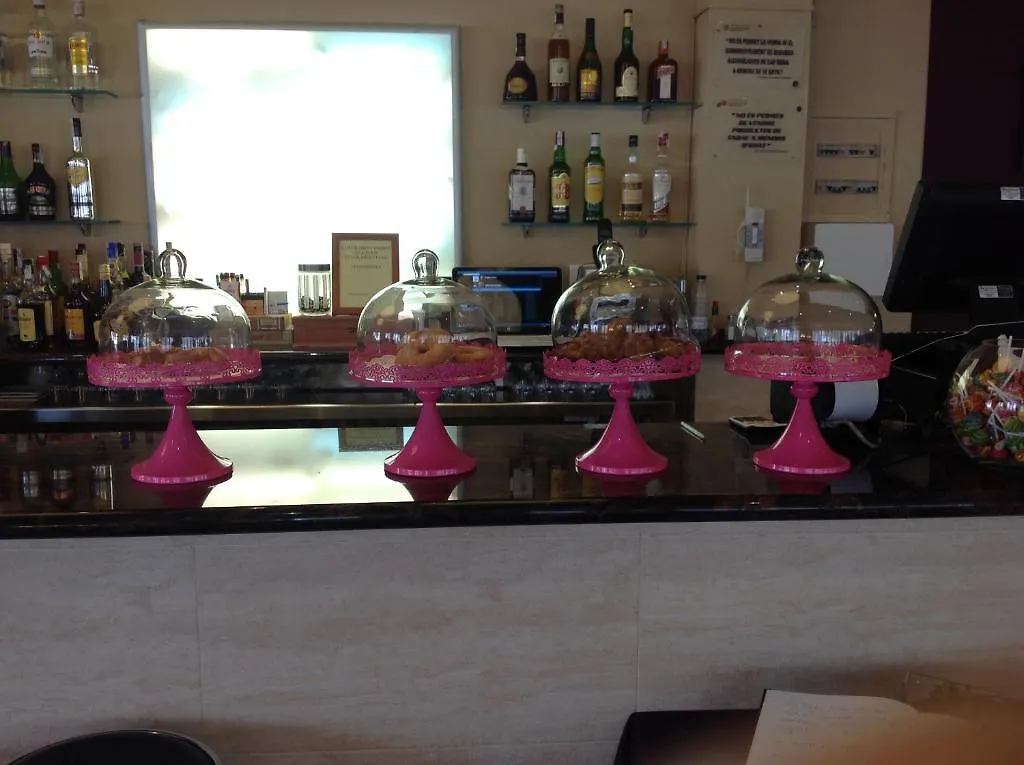 Fonda Montserrat Guest House Cambrils