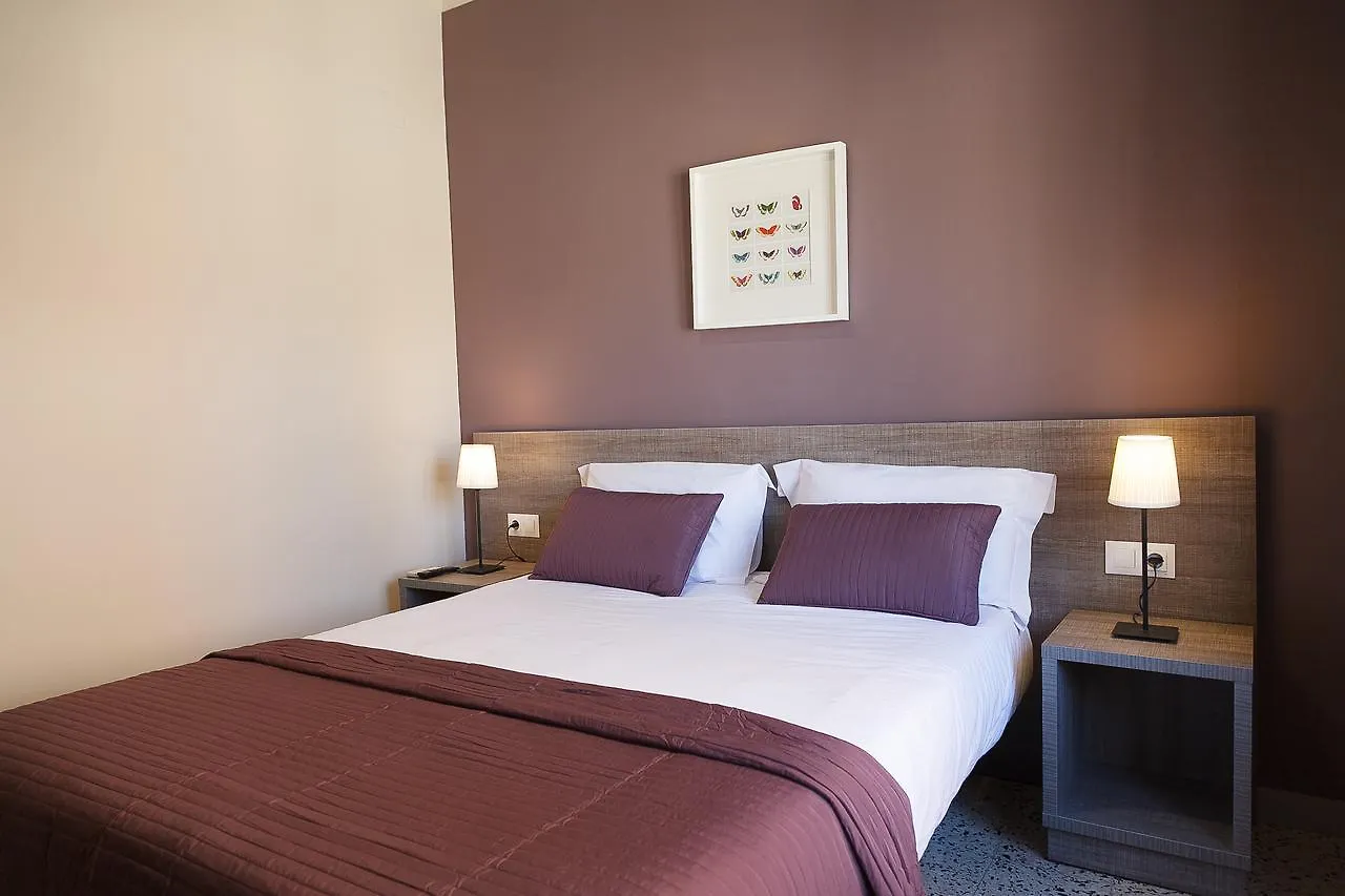 Fonda Montserrat Guest House Cambrils