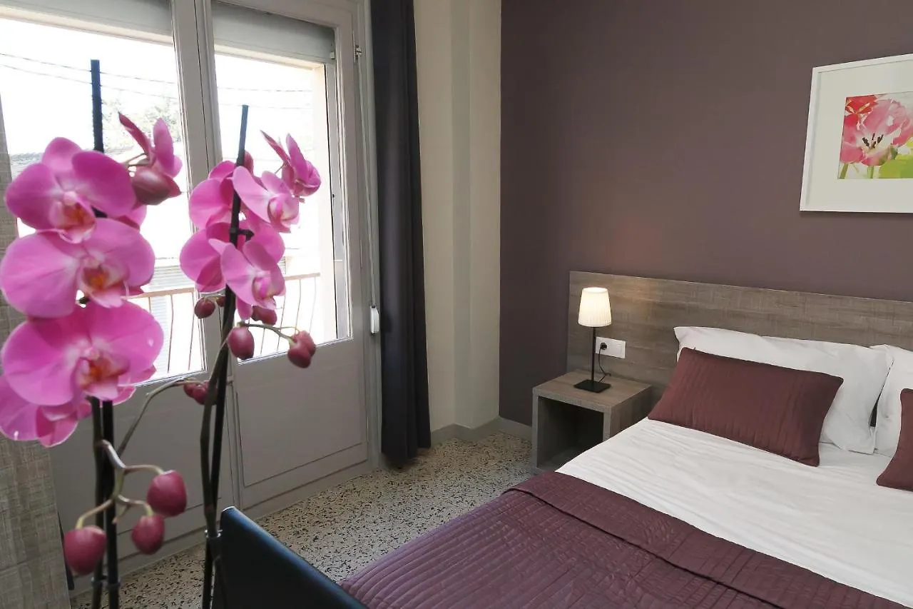 Fonda Montserrat Guest House Cambrils